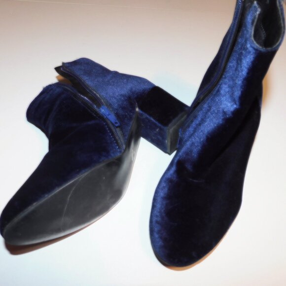 Womens Navy Blue Velveteen Ankle boot by Steve Madden - Picture 2 of 4